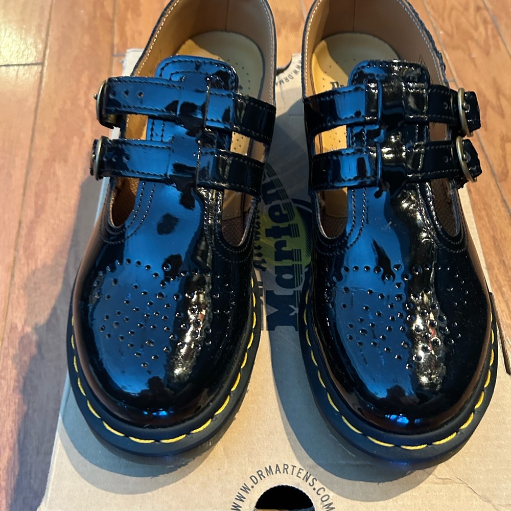 Dr Martens Patent Leather Mary Jane - brand new, never worn - size US9 Women’s - Picture 7 of 8